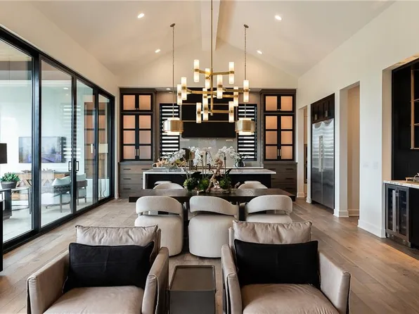 4410 W 136th Ter, Leawood, KS 66224