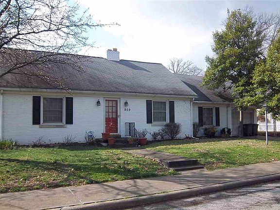 Welcome to 959 S. Alvord Blvd. Close to the University of Evansville.