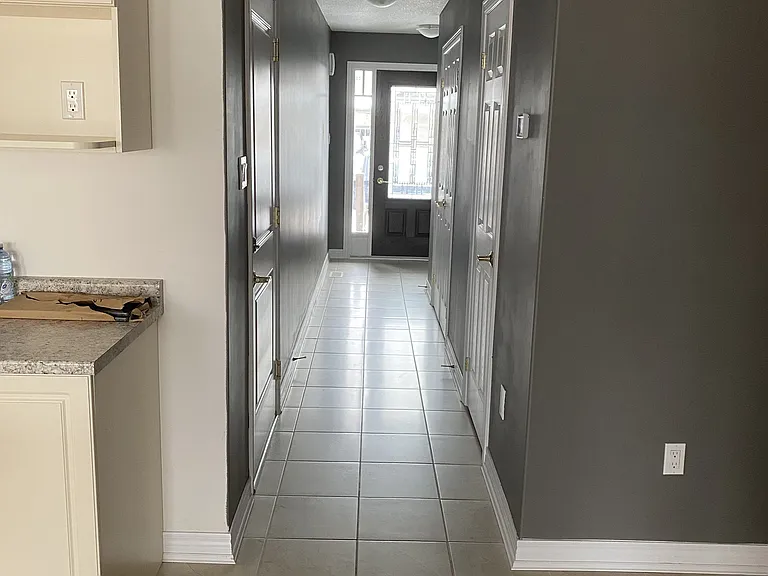 37 Winterton Ct W — Photo 3