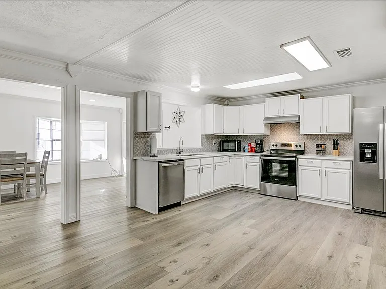 185 Weiss Bluff Rd — Photo 20