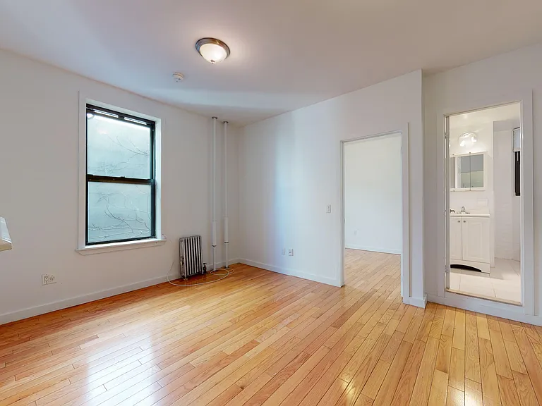 693 9th Ave #4R — Photo 8
