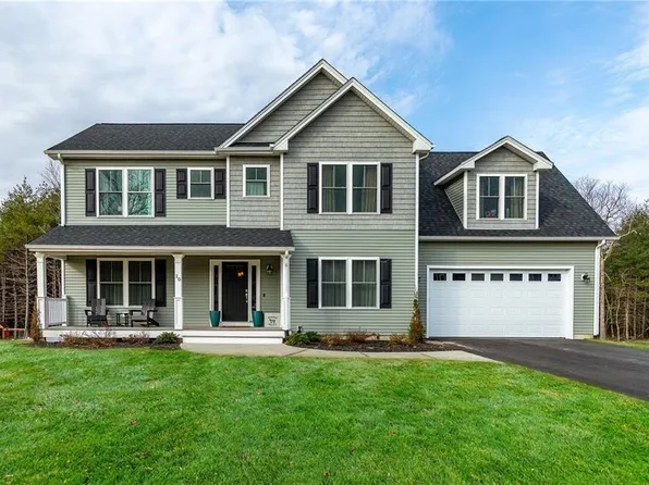 10 Cassidy Trl, Coventry, RI 02816