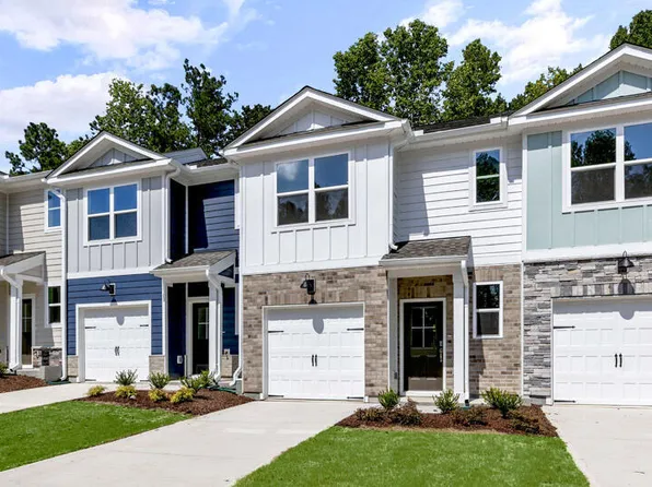 5203 Red Crimson Dr, Willow Springs, NC 27592