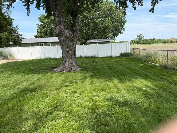 4th image of 404 Pheasant Dr