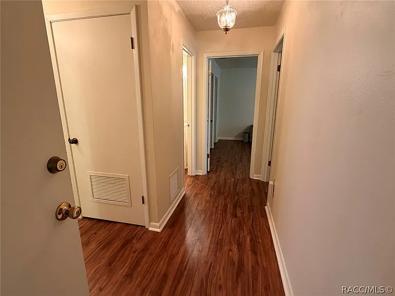 2400 Forest Dr #260 — Photo 5