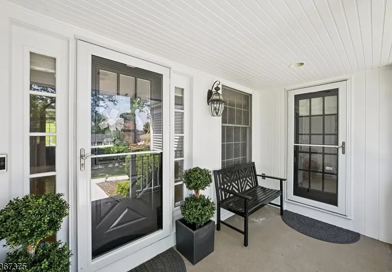 415 Fairmount Ave — Photo 3