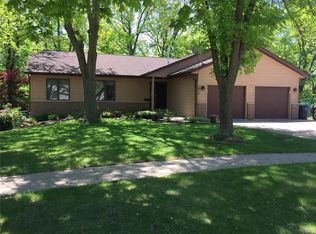 1815 Hidden Hollow Ln NW, Cedar Rapids, IA 52405
