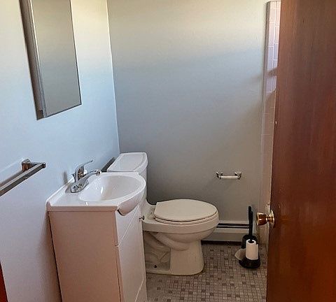3rd image of 182 Antoine St APT 4