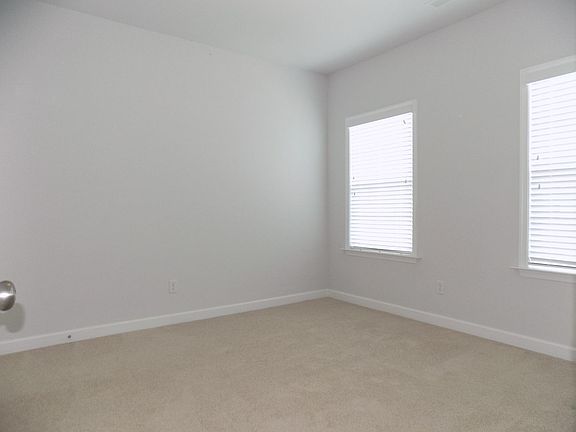 5th image of 121 Wineberry Way