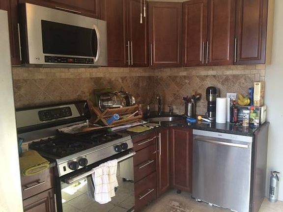 5th image of 3155 47th St