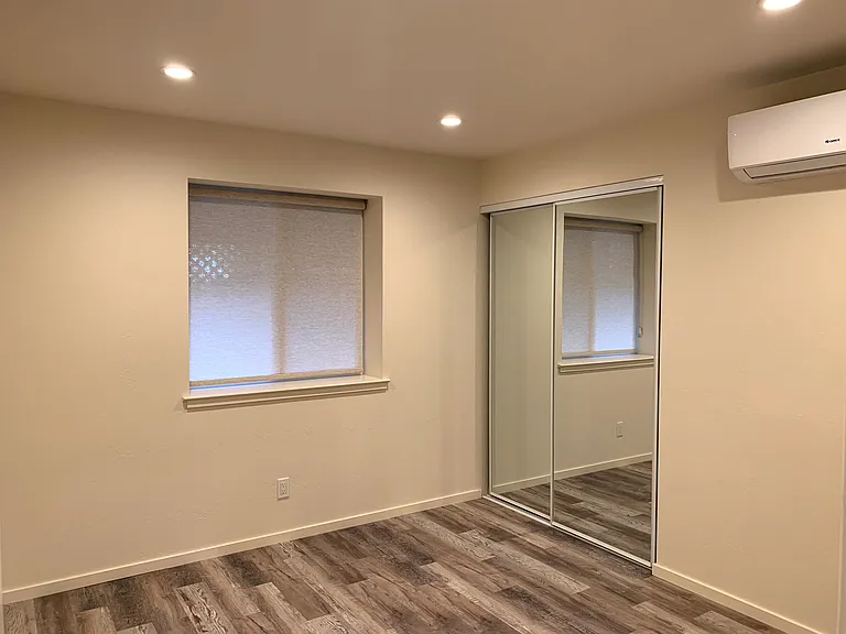 955 Irving St #B — Photo 11