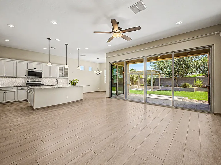 1315 W Alpine Tree Ave — Photo 6