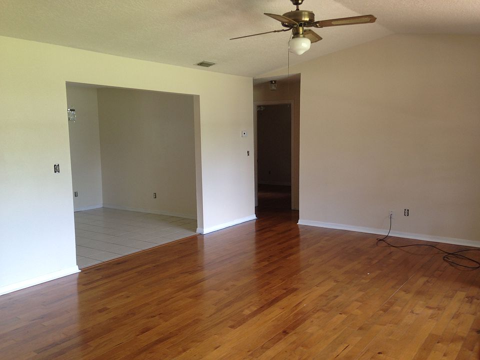 1st image of 318 NE 47th Ct