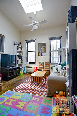 Rented by City Connections Realty | media 17