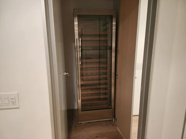 140 East 63rd Street image 4 of 27