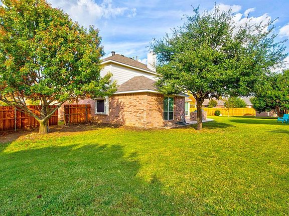 3rd image of 8513 Thicket Ct