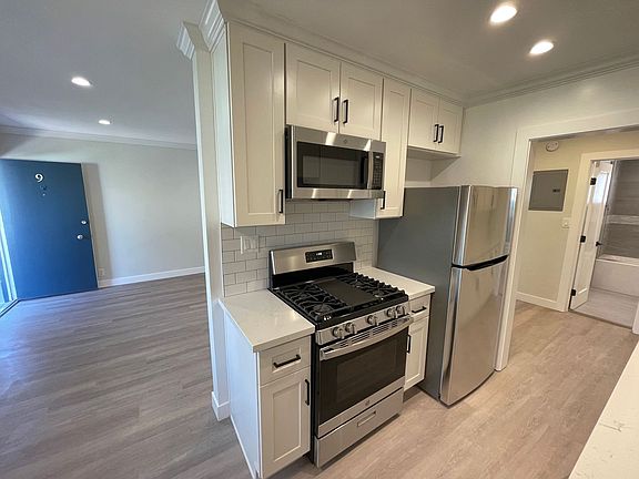 3rd image of 1549 S Westgate Ave APT 9