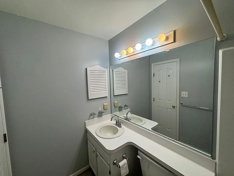 1508 April Ct — Photo 7