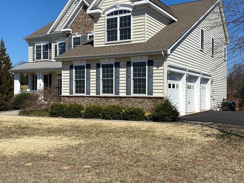 1st image of 49 Cranston Ln