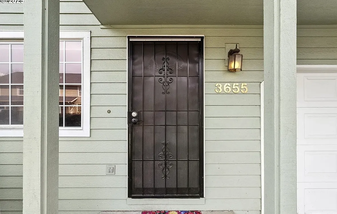 3 bed, 1442 sqft, $2,500 — Photo 1