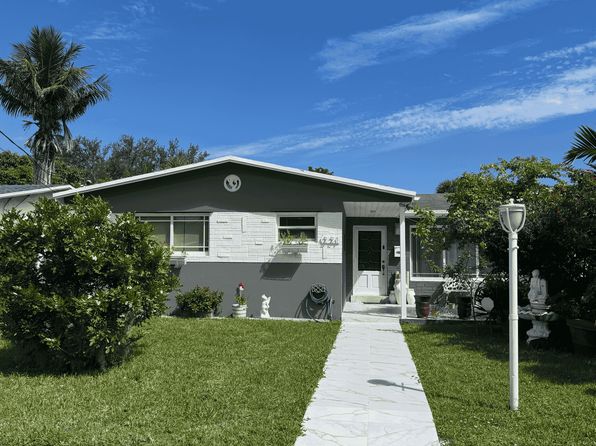 221 SW 2nd Ave