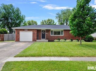 2100 Claremont Dr, Springfield, IL 62703