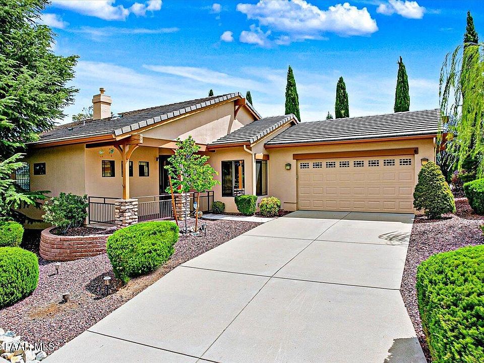 1st image of 872 Baywood Dr
