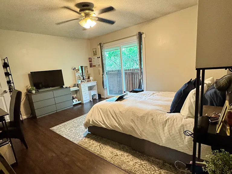 2506 University Dr — Photo 9