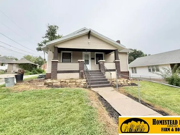 811 10th St, Fairbury, NE 68352