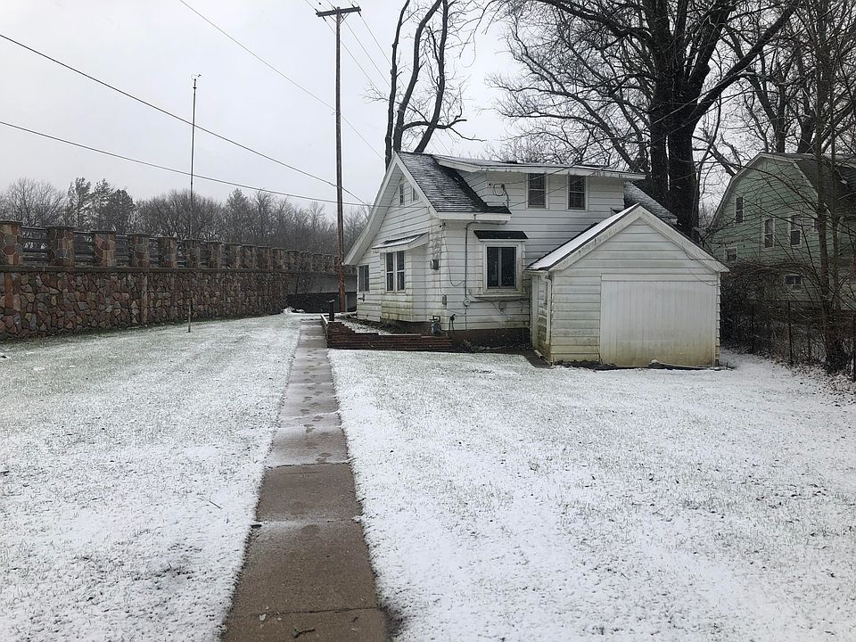 1st image of 12750 N Shoreland Pkwy