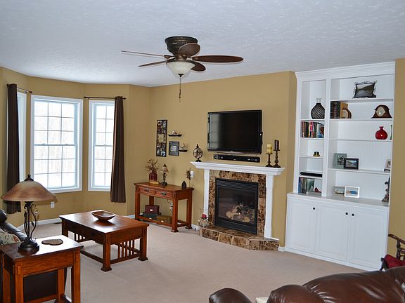 Great Room with Gas Fplc