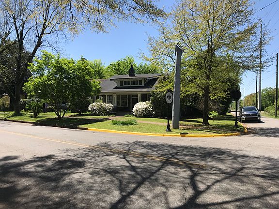 3rd image of 302 Queen City Ave