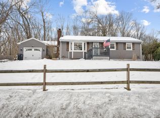 20 Teecomwas Dr, Uncasville, CT 06382