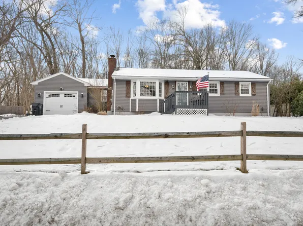20 Teecomwas Drive, Montville, CT 06382