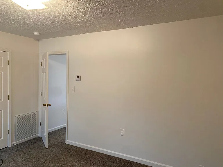 47 Robinson St — Photo 10