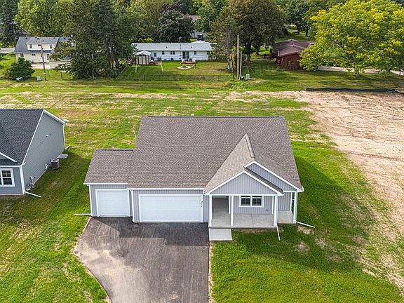 3rd image of 411 Ridge Ct