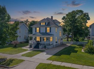 614 S 9th St, Escanaba, MI 49829