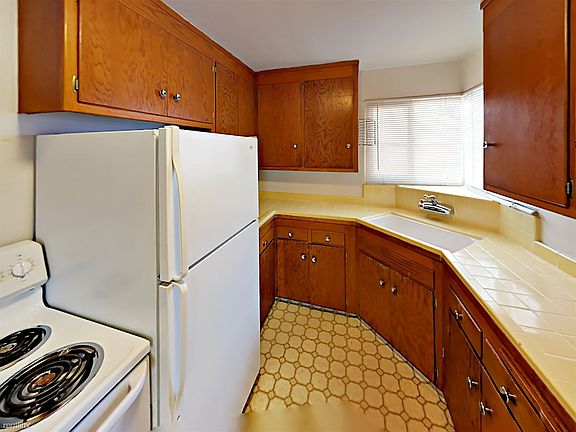 2nd image of 950 Karol Way APT C