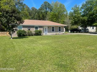 114 Riverside Dr, Beaufort, NC 28516