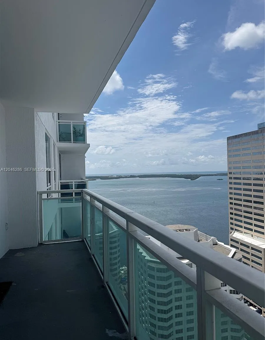 2 bed, 986 sqft, $4,850 — Photo 1