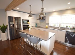 10 Amherst Pl, Parlin, NJ 08859