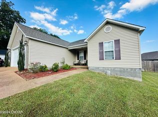 195 Simmons St, Henderson, TN 38340