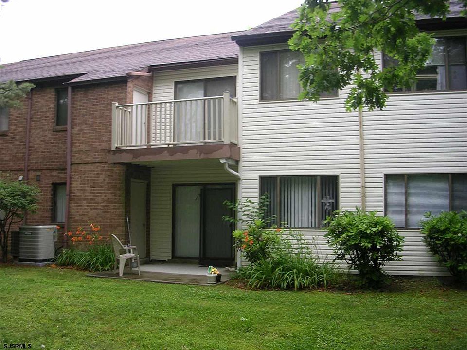 2nd image of 3 Country Oak Ln