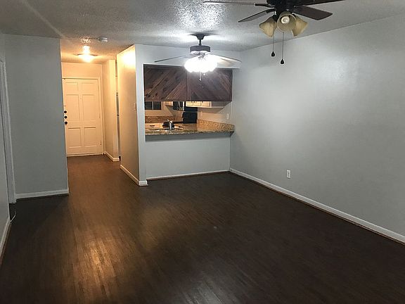 4th image of 3131 Southwest Fwy APT 5