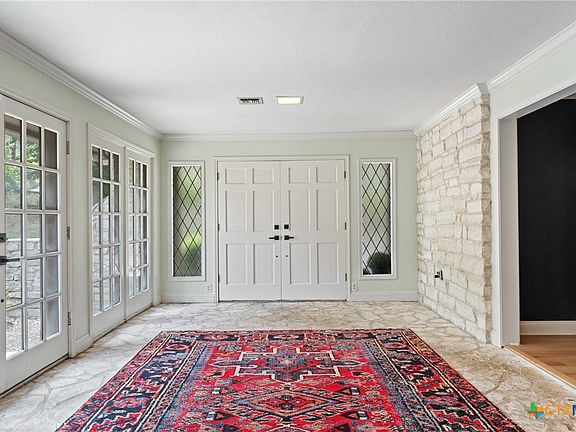4th image of 747 Estate Dr