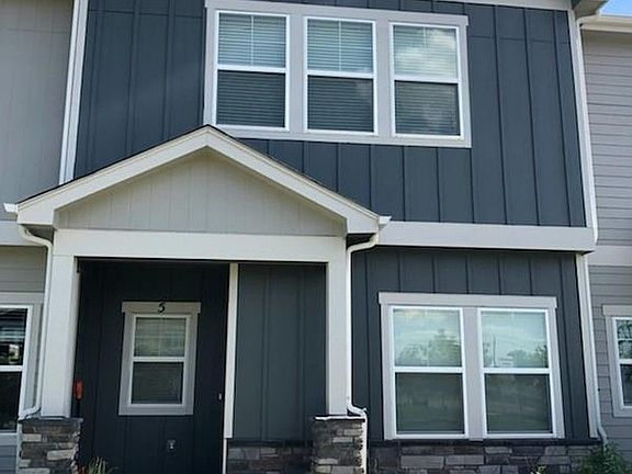 2nd image of 1691 Grand Ave #5