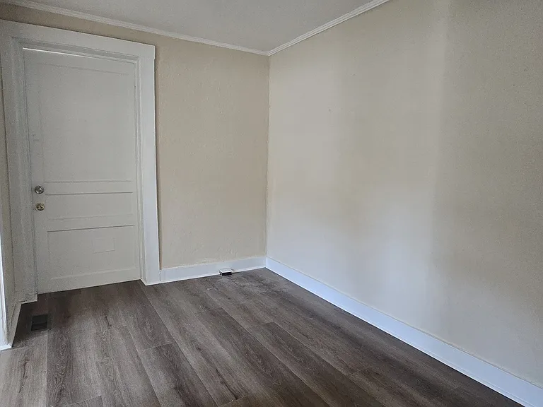 1011 Adair St — Photo 3
