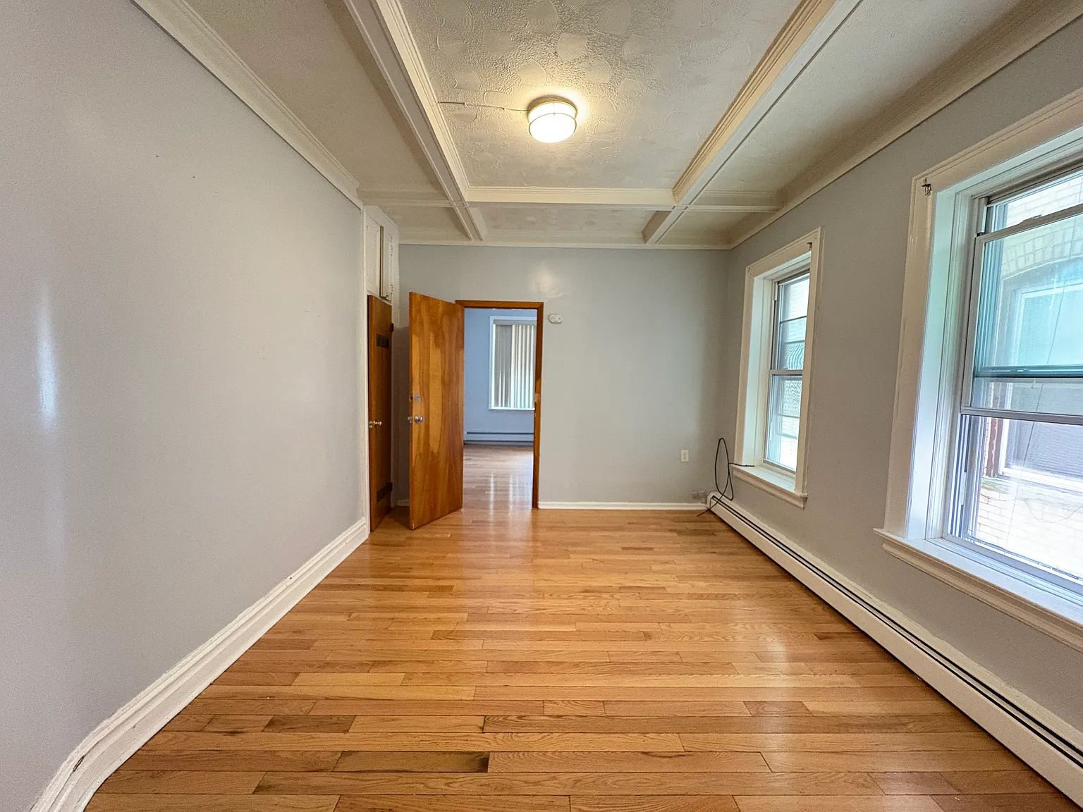 2 bed, 800 sqft, $2,200 — Photo 2