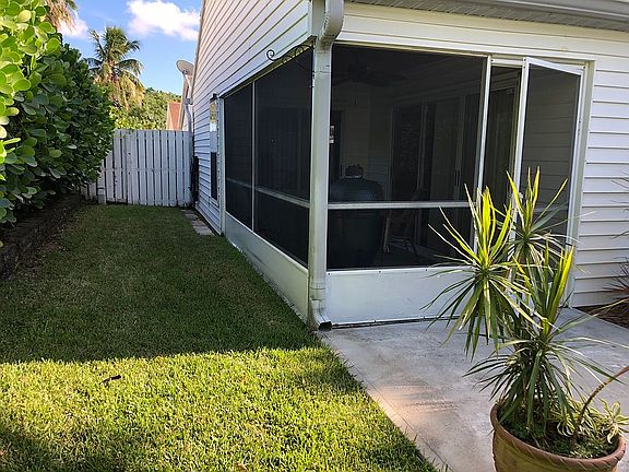 5th image of 3922 Circle Lake Dr