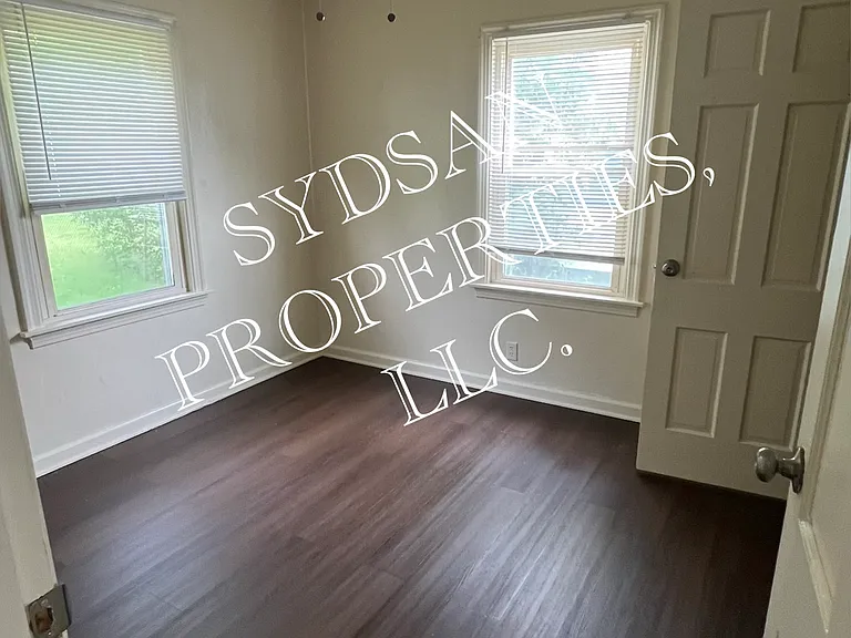 4425 Saint James Ave — Photo 7